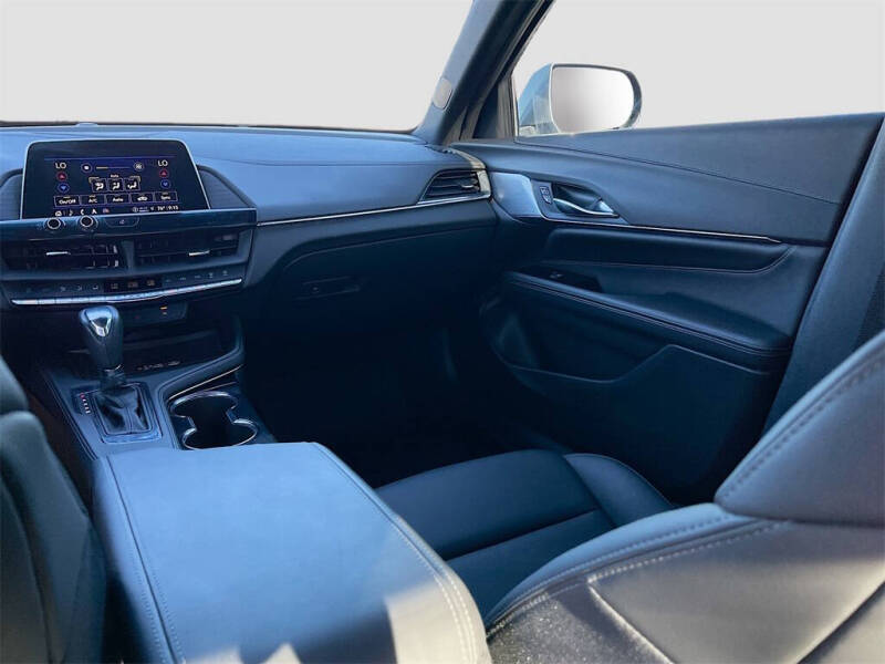 2025 Cadillac CT4 Luxury