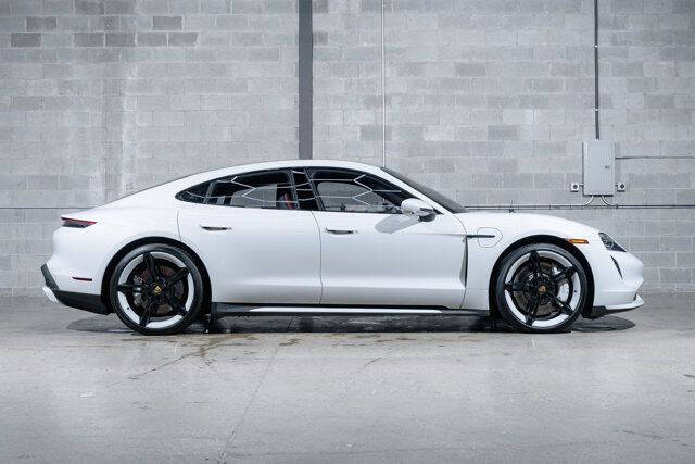 2021 Porsche Taycan Turbo