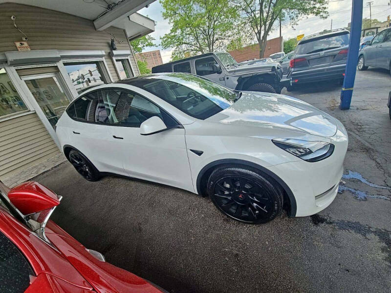 Used 2021 Tesla Model Y Long Range with VIN 5YJYGDEE8MF071397 for sale in Rockford, IL