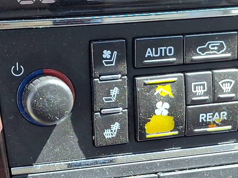 2011 Cadillac Escalade Premium