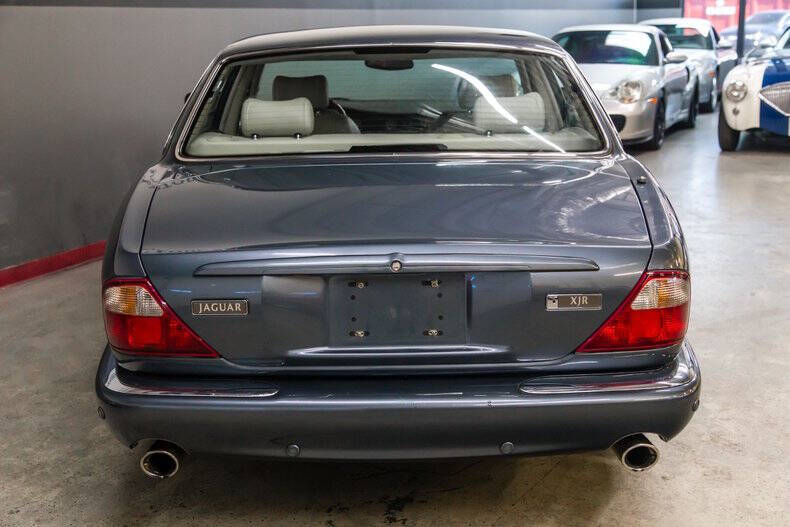 2001 Jaguar XJR