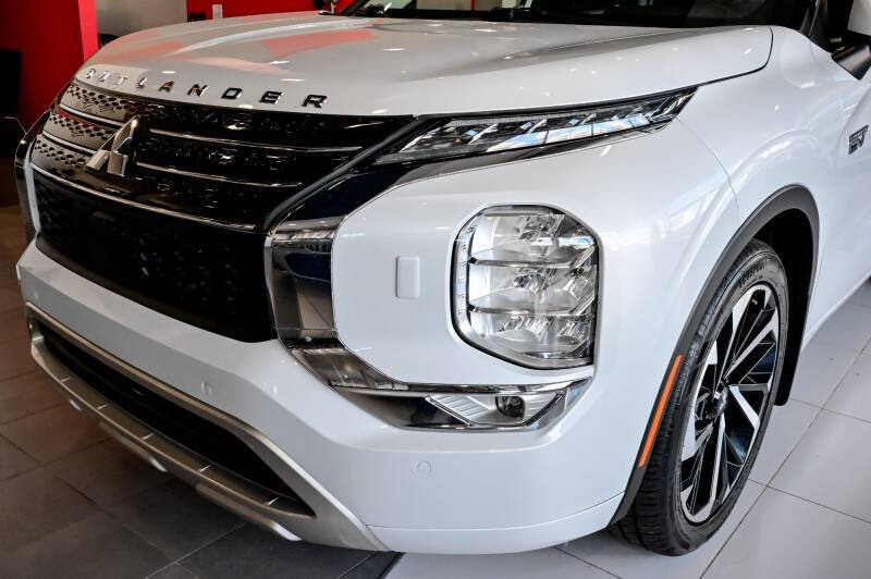 2023 Mitsubishi Outlander PHEV 40th Anniversary