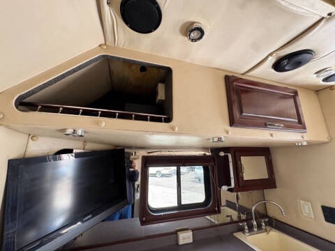 2007 Freightliner Coranado 132 ARI Legacy II Condo Sleeper