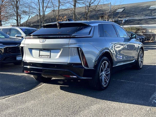 2024 Cadillac LYRIQ Luxury 2