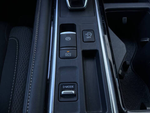 2025 Nissan Pathfinder SV