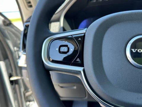 2025 Volvo XC90 B6 Core Bright Theme