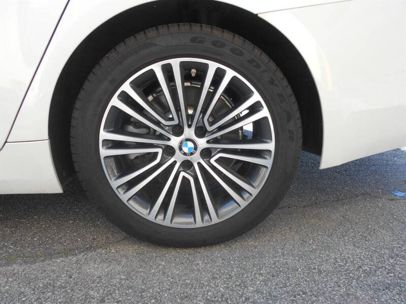 2019 BMW 5 Series 530i