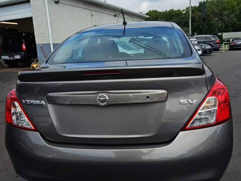 2014 Nissan Versa 1.6 SV