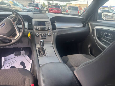 2015 Ford Taurus SEL