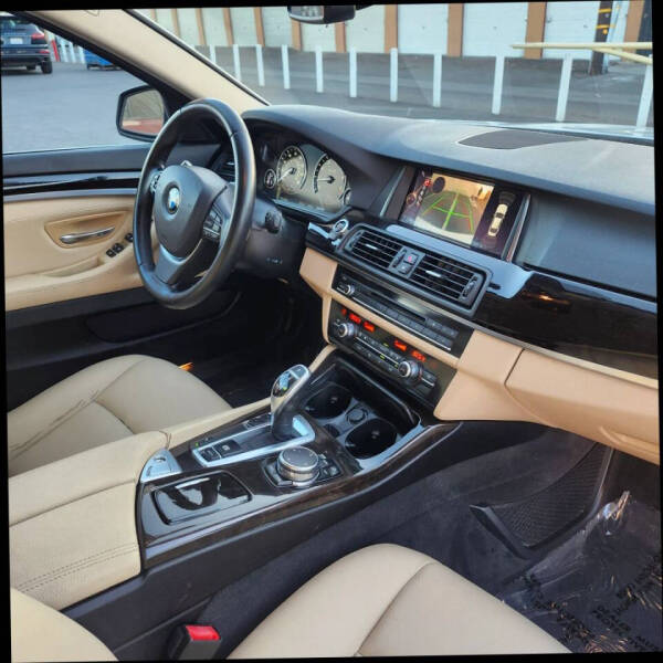 2016 BMW 5 Series 528i