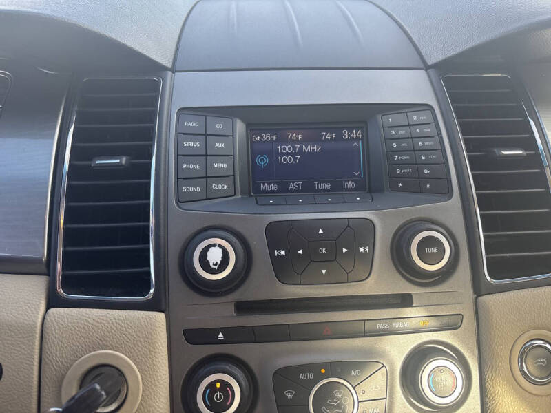 2014 Ford Taurus SEL