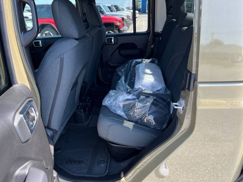 2025 Jeep Gladiator Sport S