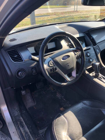 2017 Ford Taurus SEL