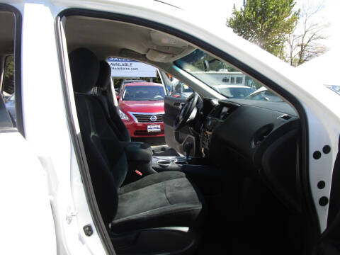 2016 Nissan Pathfinder S