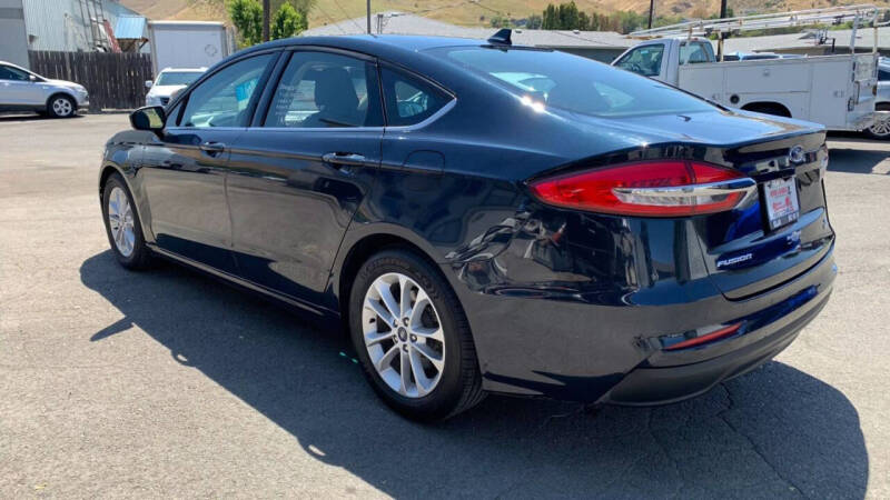 2020 Ford Fusion SE