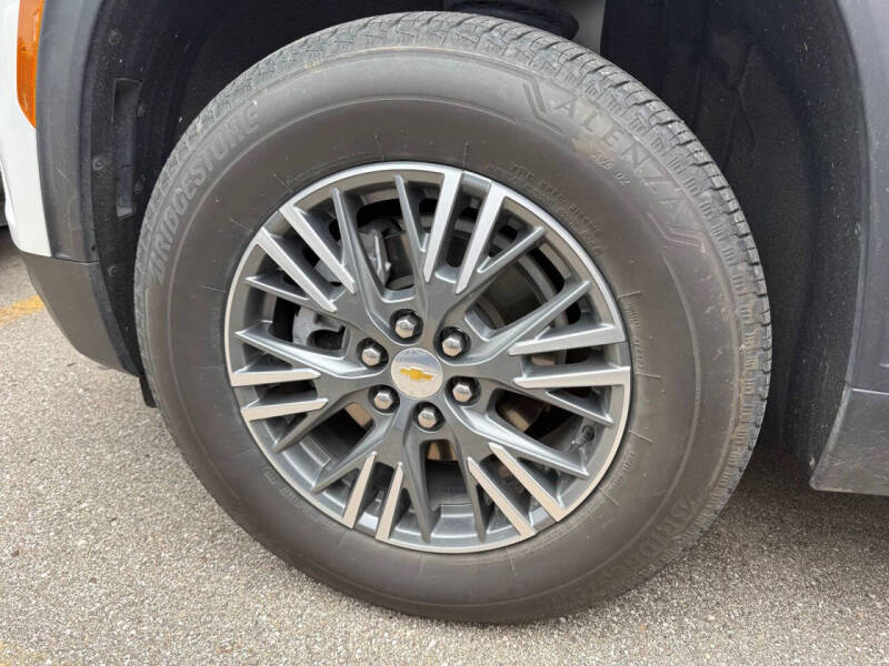 2024 Chevrolet Traverse LT