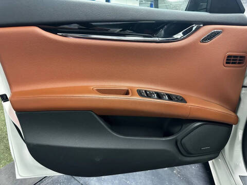 2022 Maserati Quattroporte Modena Q4