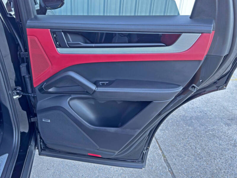 2024 Porsche Cayenne E-Hybrid