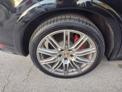 2014 Porsche Cayenne GTS