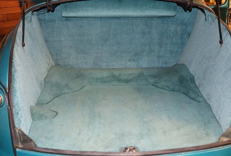 1948 Ford Super Deluxe