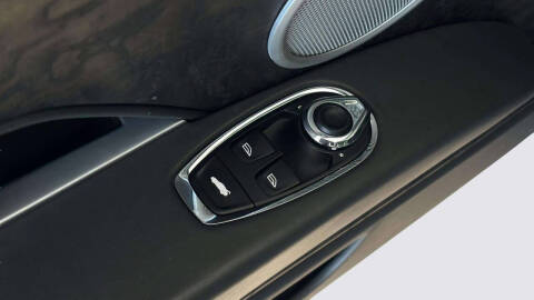 2022 Aston Martin DB11 V8