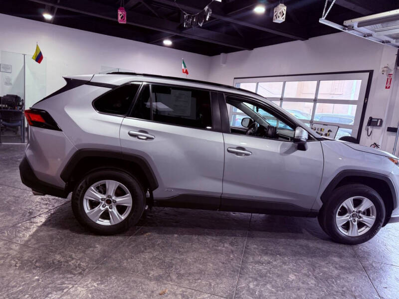 2019 Toyota RAV4 Hybrid LE