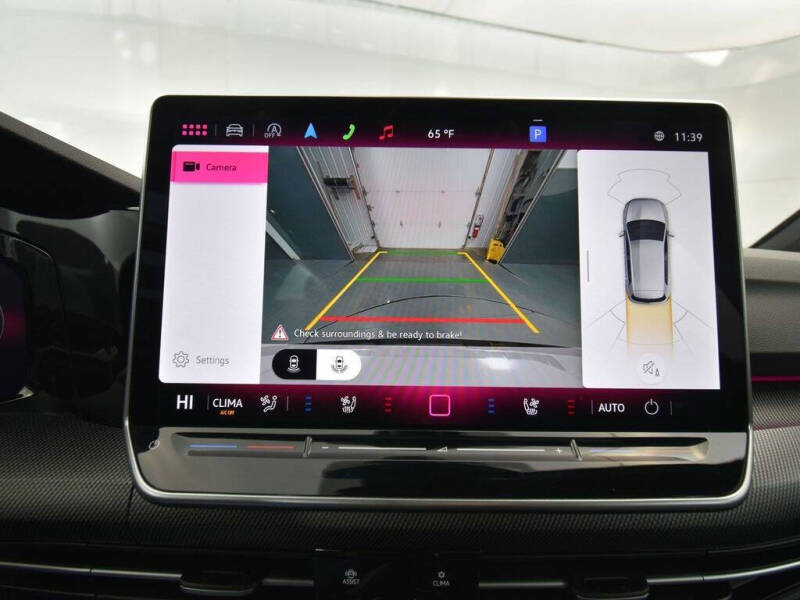 2025 Volkswagen Golf GTI SE