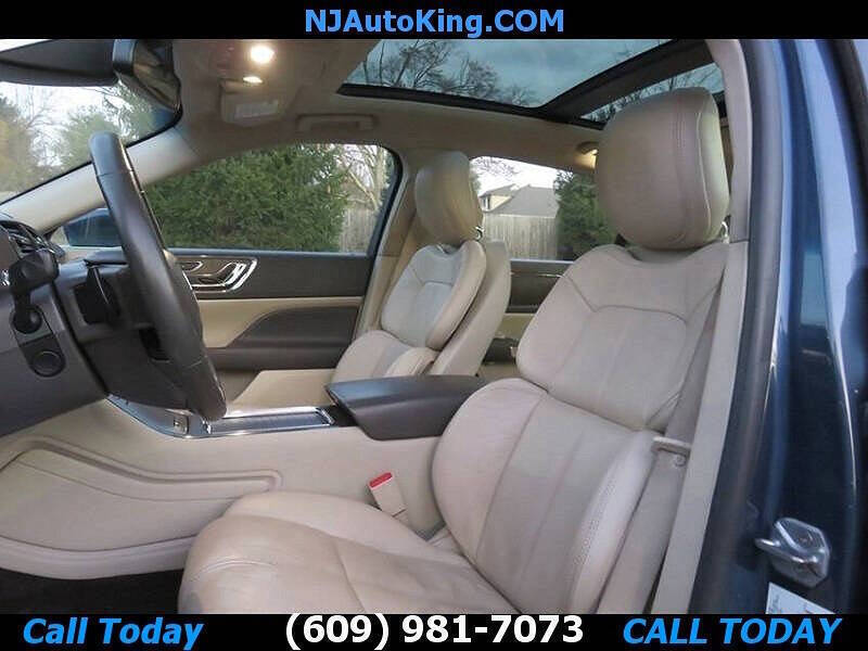 2018 Lincoln Continental Select