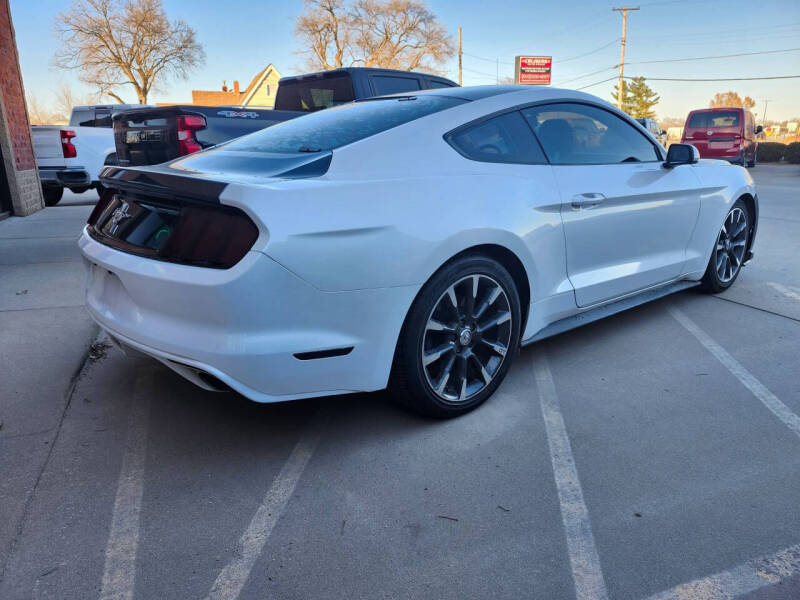 2016 Ford Mustang V6