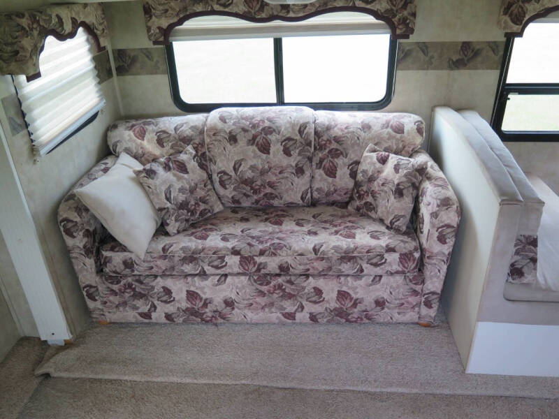 2006 Dutchmen RV Adirondack