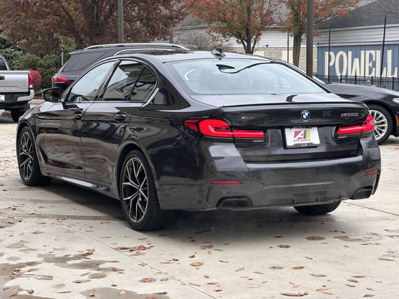 2021 BMW 5 Series M550i photo 11