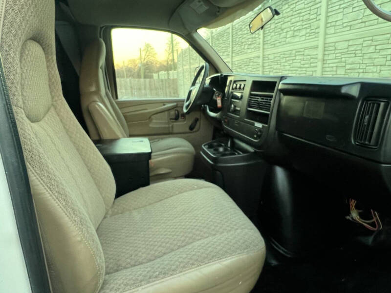 2008 Chevrolet Express Cargo Work Van photo 15