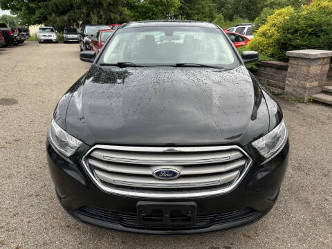 2013 Ford Taurus SE