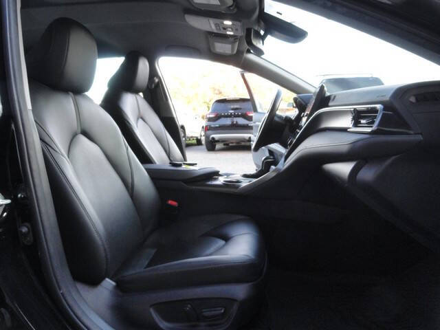 2022 Toyota Camry Hybrid XLE