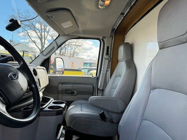 2014 Ford E-Series E-450 SD