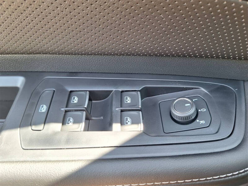 2025 Volkswagen Atlas SE