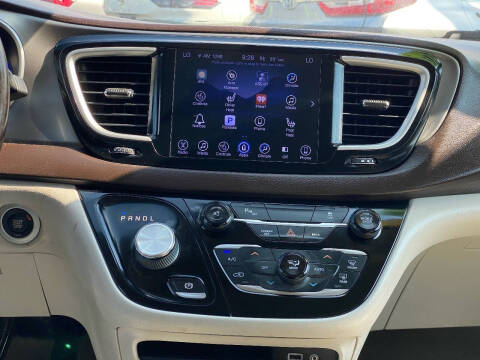 2017 Chrysler Pacifica Touring Plus