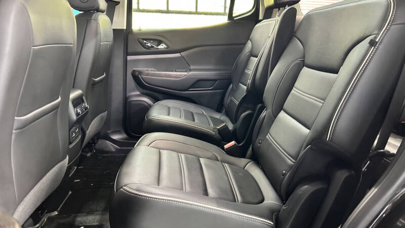 2022 GMC Acadia Denali