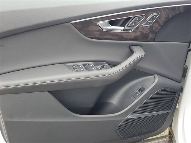 2023 Audi Q8 quattro Premium Plus 55 TFSI