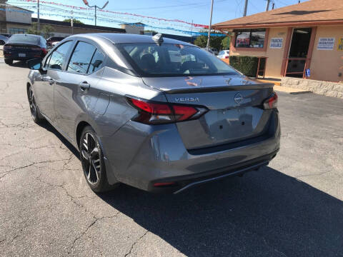 2023 Nissan Versa SR