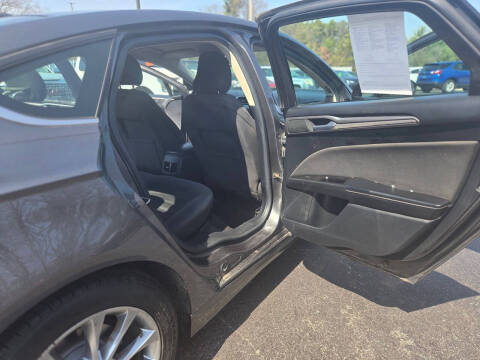 2017 Ford Fusion SE