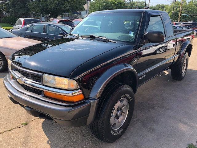 2002 Chevrolet S-10 for sale at Extreme Auto Plaza in Des Moines, IA