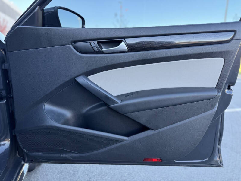 2015 Volkswagen Passat 1.8T Sport