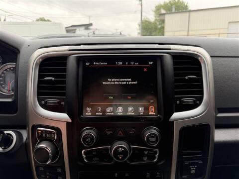 2017 RAM 1500 SLT