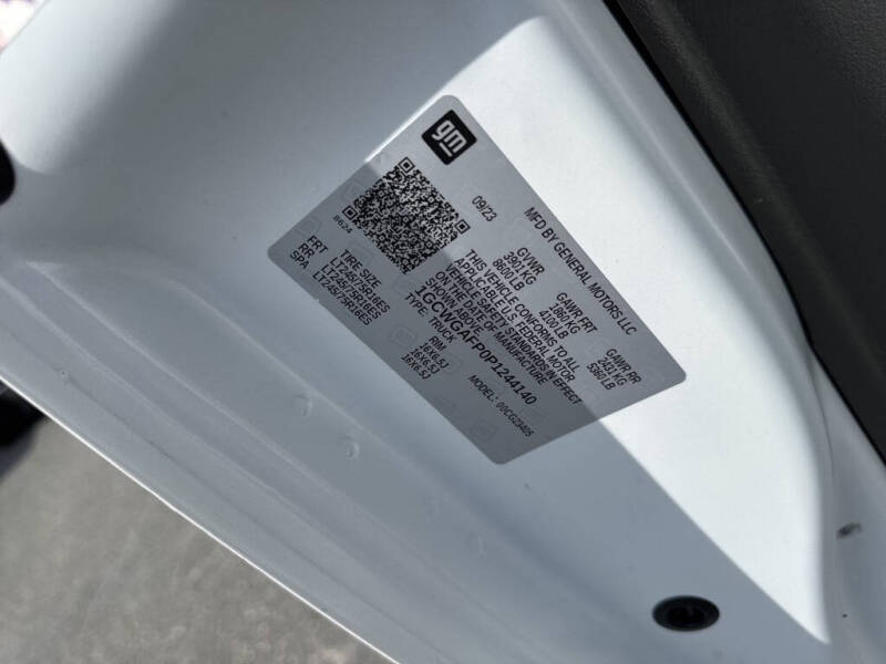 2023 Chevrolet Express 2500