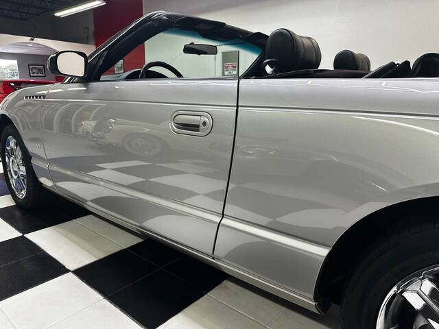 2004 Ford Thunderbird Deluxe