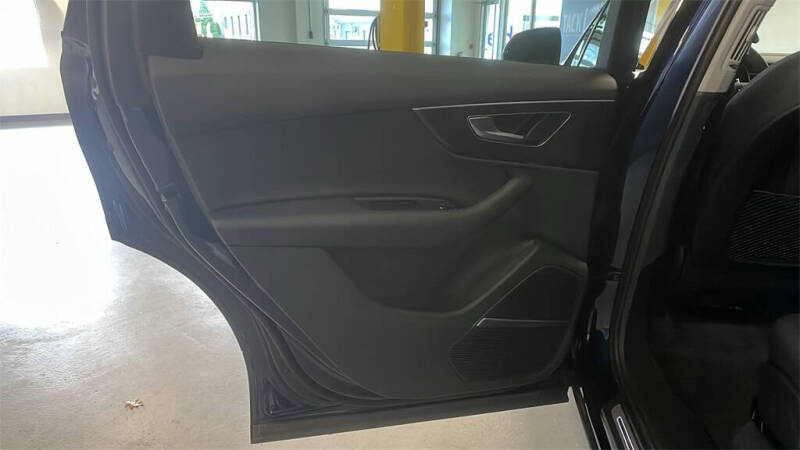 2022 Audi Q7 quattro Premium Plus 45 TFSI