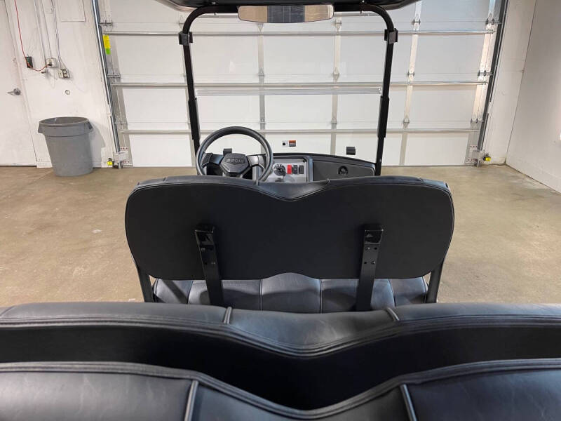 2025 E-Z-GO Express 6 ELiTE Lithium