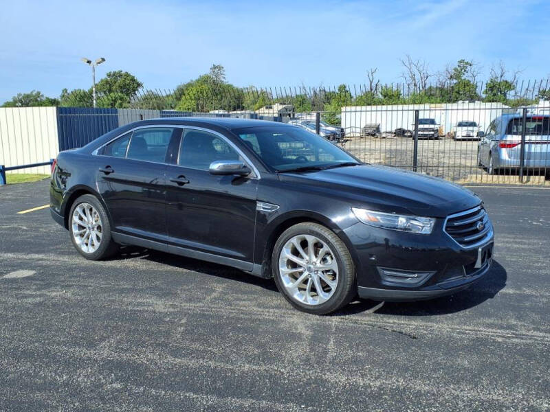 2014 Ford Taurus Limited's photo