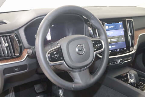 2024 Volvo V60 Cross Country B5 Plus